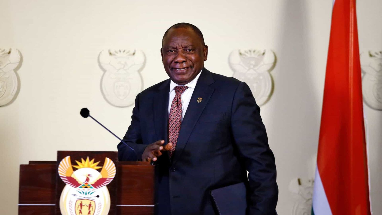 Cyril Ramaphosa Pede Soluções Pacíficas Para Crise Pós-Eleitoral • Diário Económico