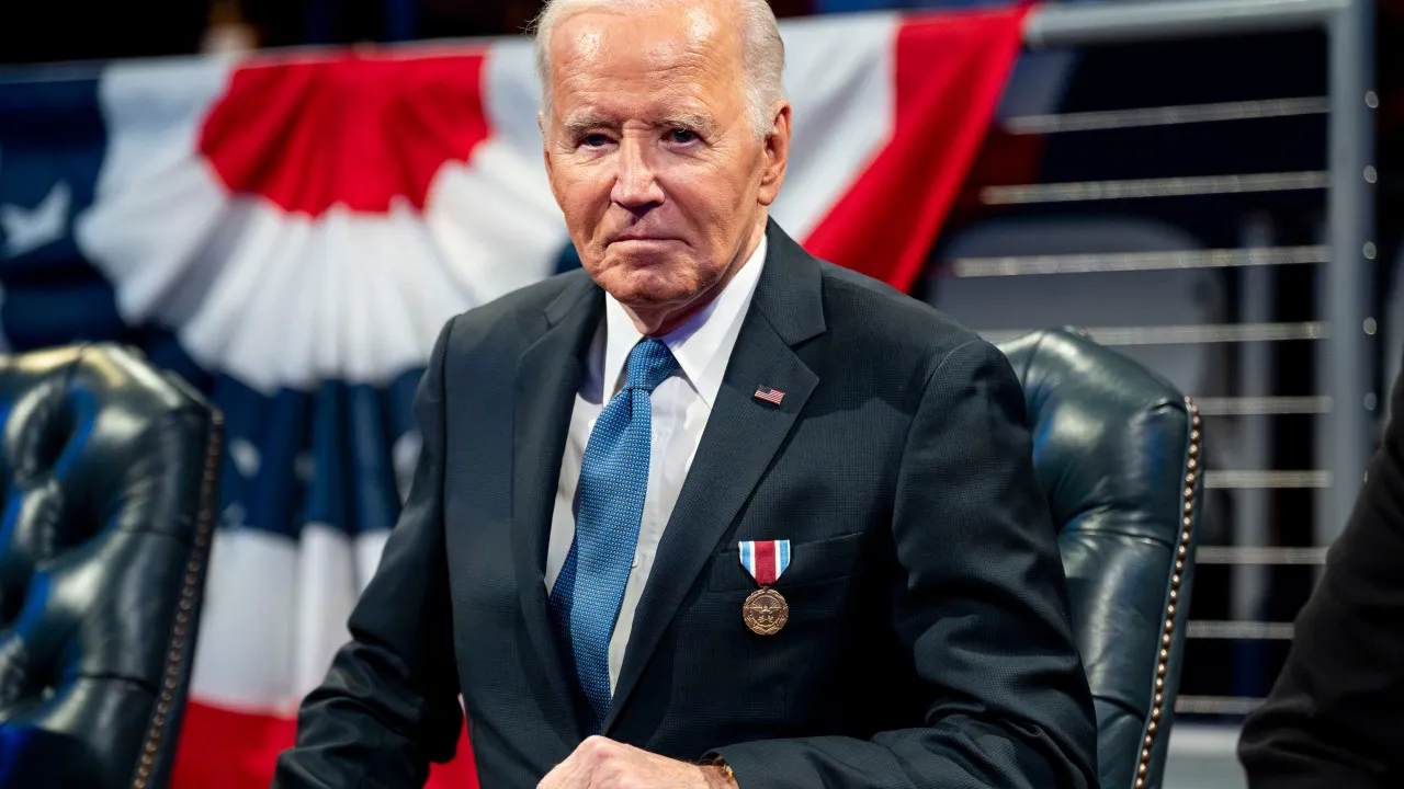 Biden comuta um recorde de 2.500 penas por infracões de drogas