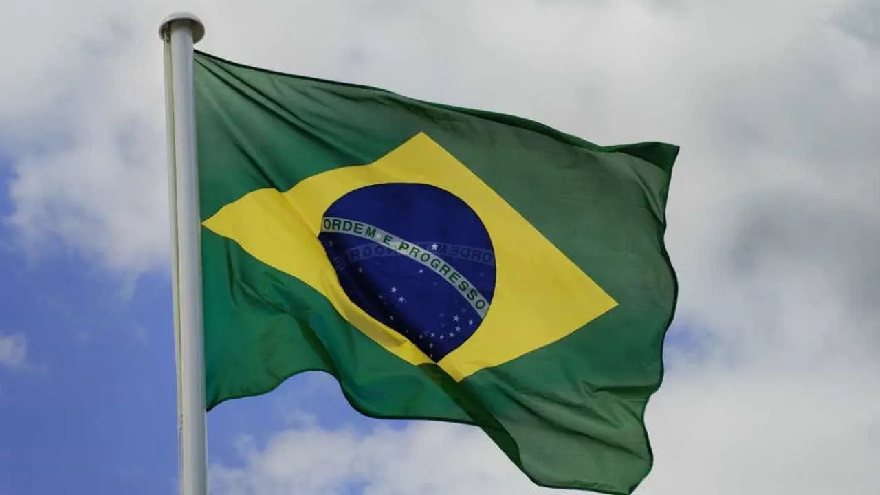 Brasil aumenta taxa de juro um ponto percentual para 13,25%