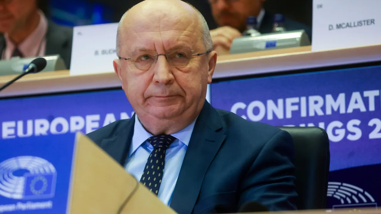Comissão Europeia diz que reeleição de Maduro carece de legitimidade