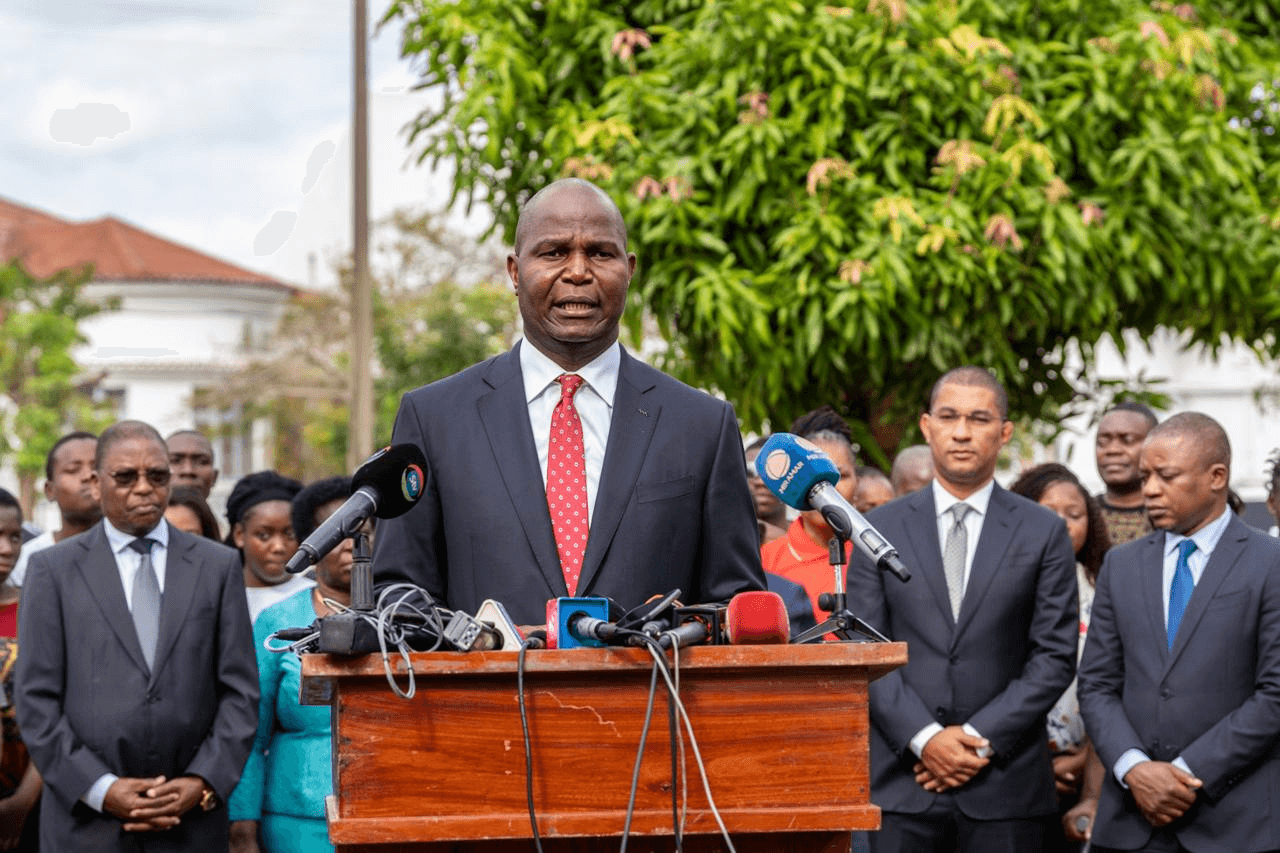 Daniel Chapo toma posse como novo Presidente da República de Moçambique