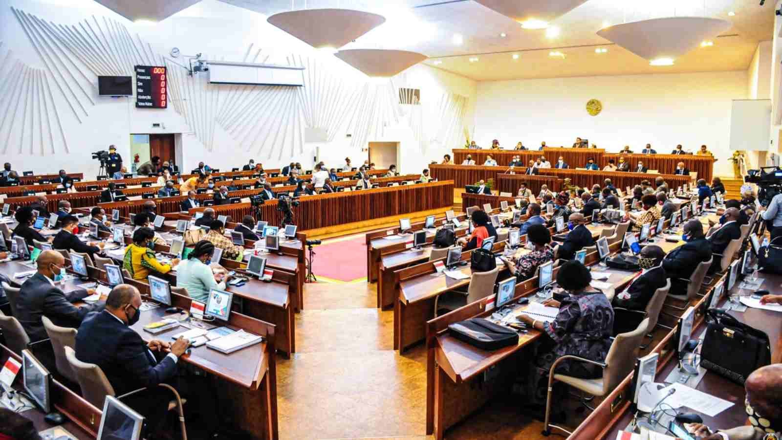Deputados do MDM e da RENAMO Não Tomarão Posse na AR Esta Segunda-Feira • Diário Económico