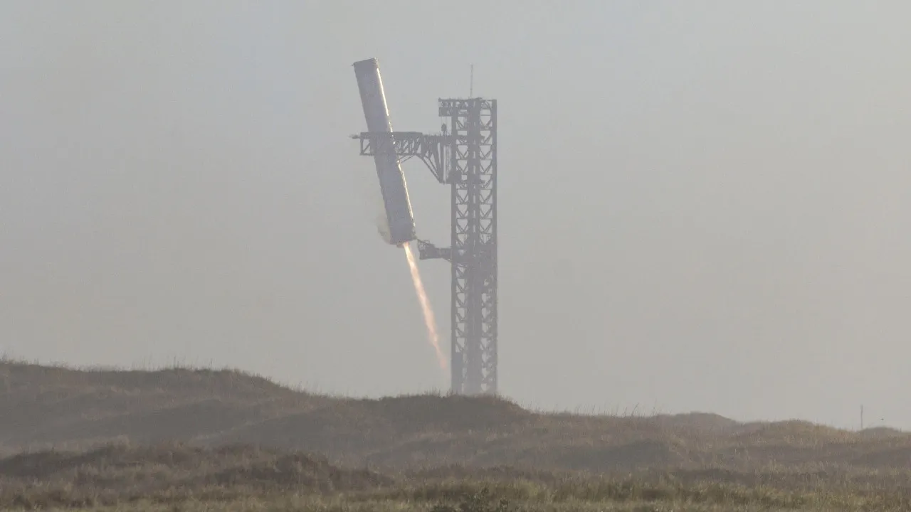 Foguetão Starship da SpaceX suspenso de voo enquanto aguarda por investigação