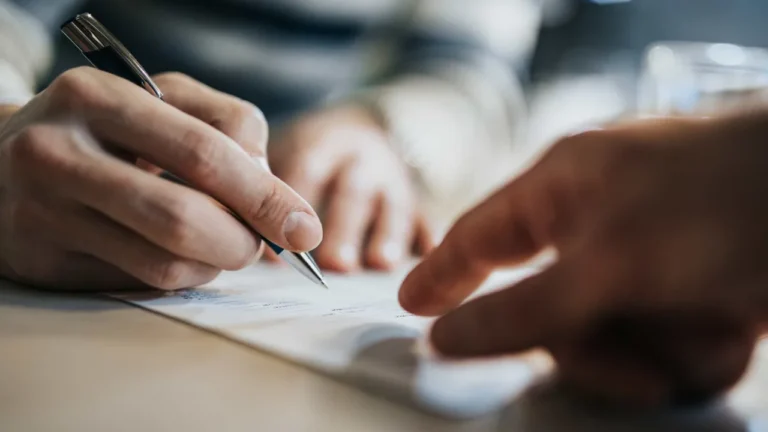 Inscrições semanais para subsídio de desemprego sobem nos EUA