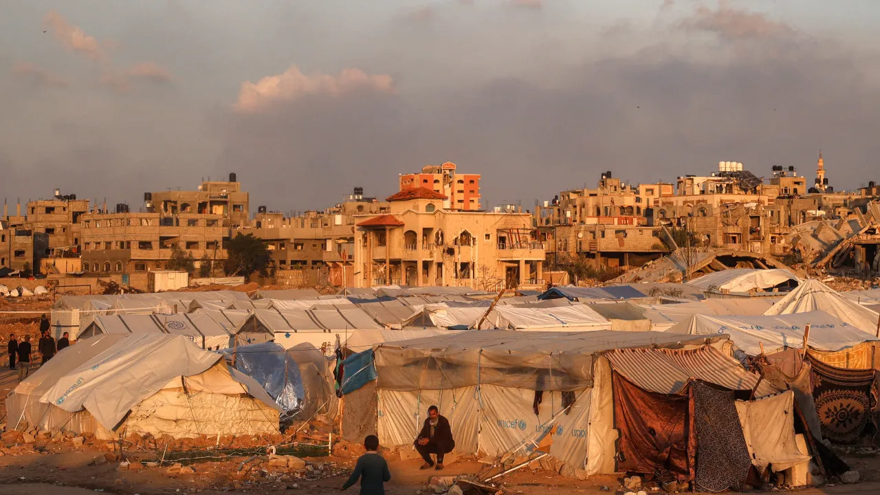Israel ataca norte da Faixa de Gaza após hora marcada para cessar-fogo