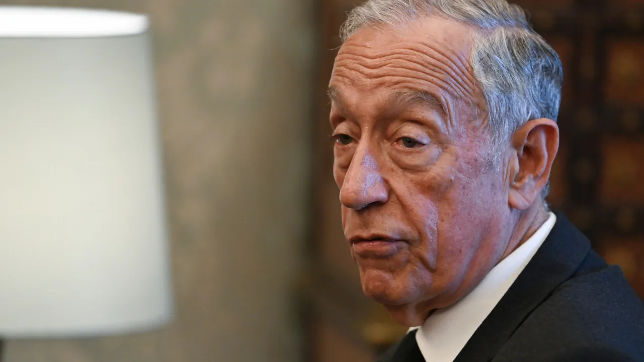 Marcelo realça mudança política "sem sobressalto" em Portugal