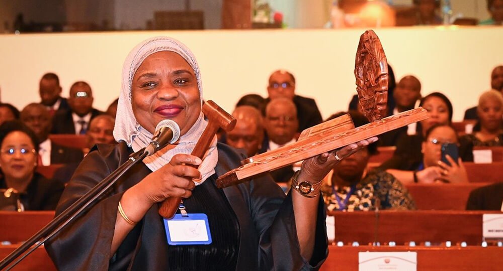 Margarida Talapa eleita nova Presidente da Assembleia da República de Moçambique