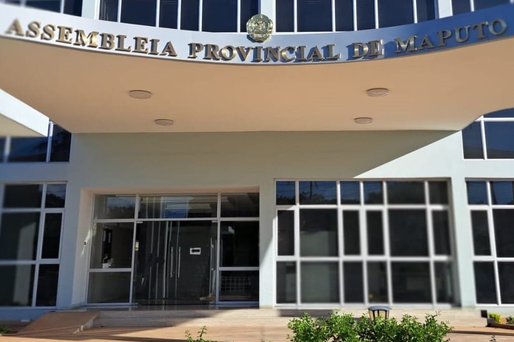 Membros das assembleias provinciais investidos hoje