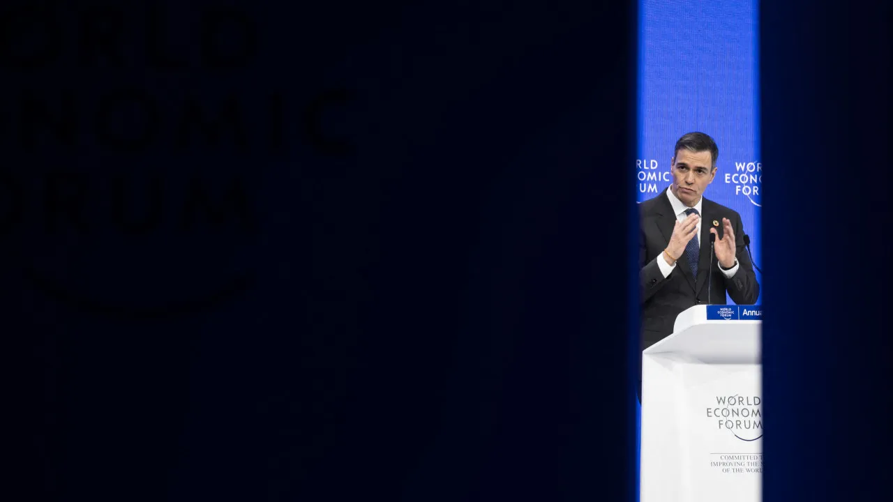 Sánchez propõe medidas para ameaça que redes sociais representam