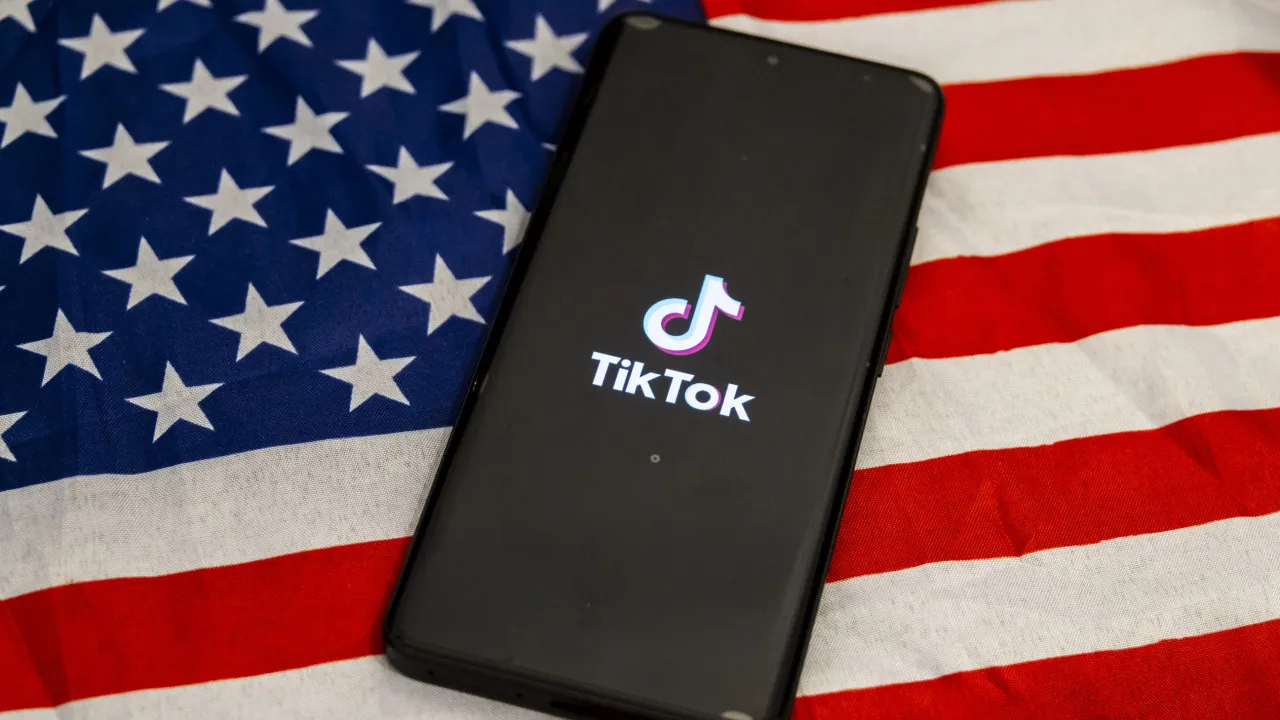 Trump assina ordem executiva e oferece 'balão de oxigénio' ao TikTok