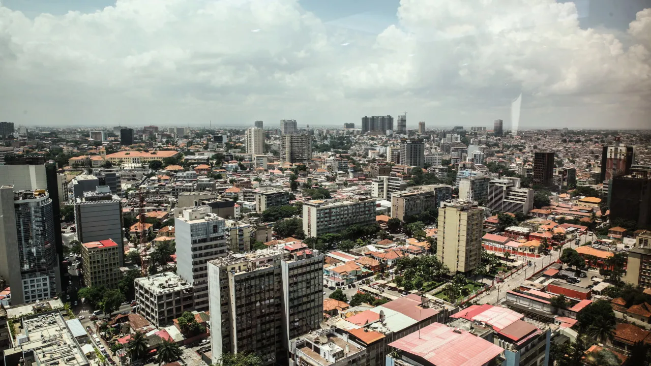 Angola. FMI quer mais austeridade contra derrapagem orçamental desde 2021