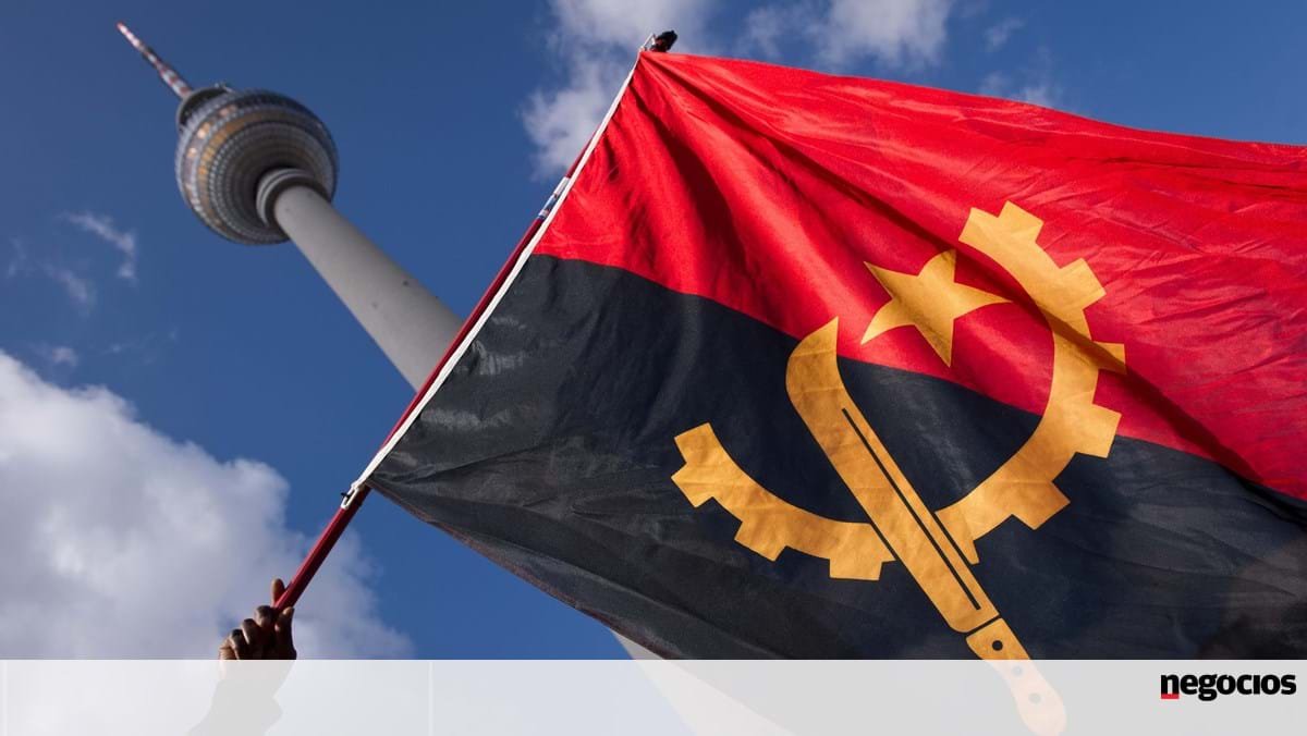 Angola negoceia com o BBVA empréstimo de mil milhões de dólares - Angola