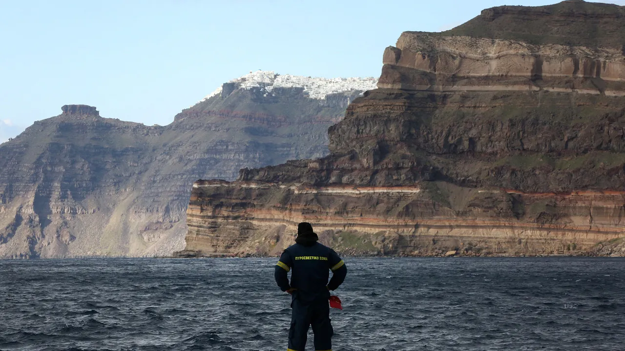 Cientistas de Atenas registam "declínio gradual" nos terramotos em Santorini