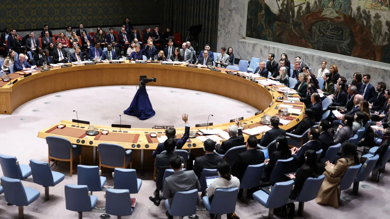 Conselho de Segurança da ONU aprova resolução que pede fim da guerra