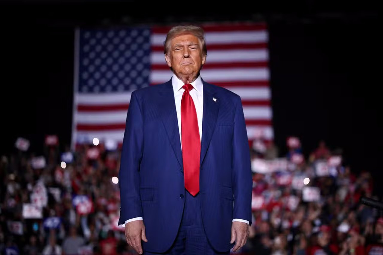 Donald Trump Critica Governação e Anuncia Cortes de Futuros Financiamentos • Diário Económico