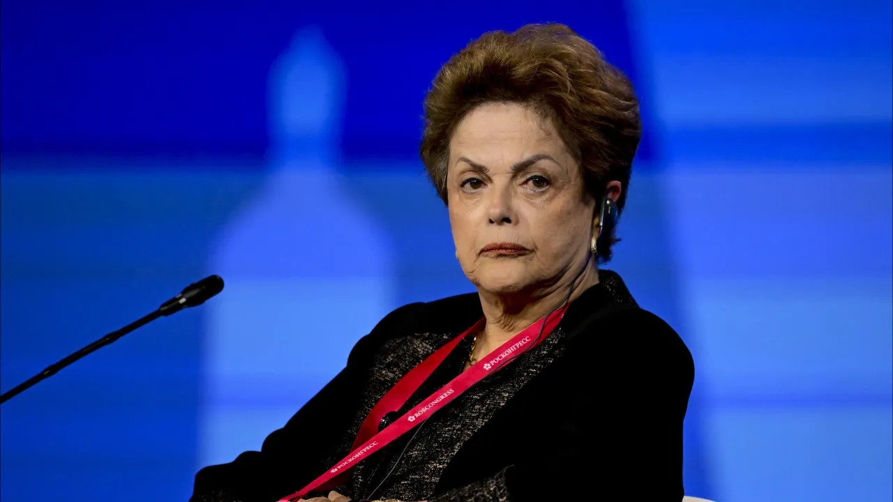 Ex-presidente do Brasil internada em Xangai após vómitos e tonturas