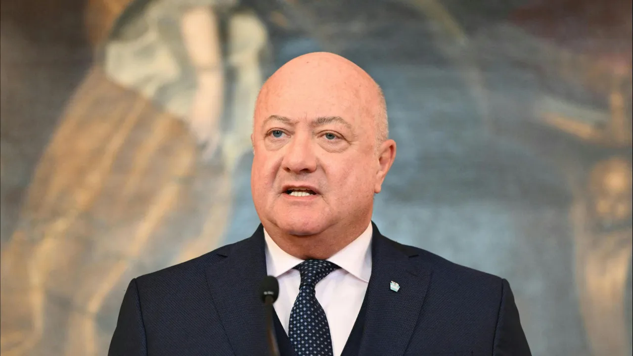 Há novo governo de coligação na Áustria sem partidos da extrema-direita