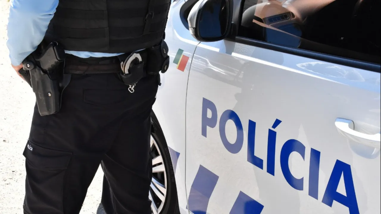 Jovem diz ter sido vítima de roubo em Leiria. Câmaras denunciam mentira