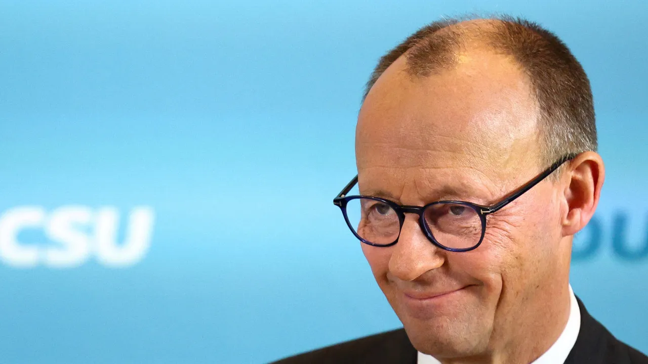 Merz e Macron abrem "novo capítulo" nas relações franco-alemãs