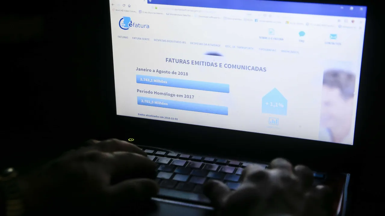 "Motivos de ordem técnica" impedem acesso ao e-fatura. Prazo acaba amanhã