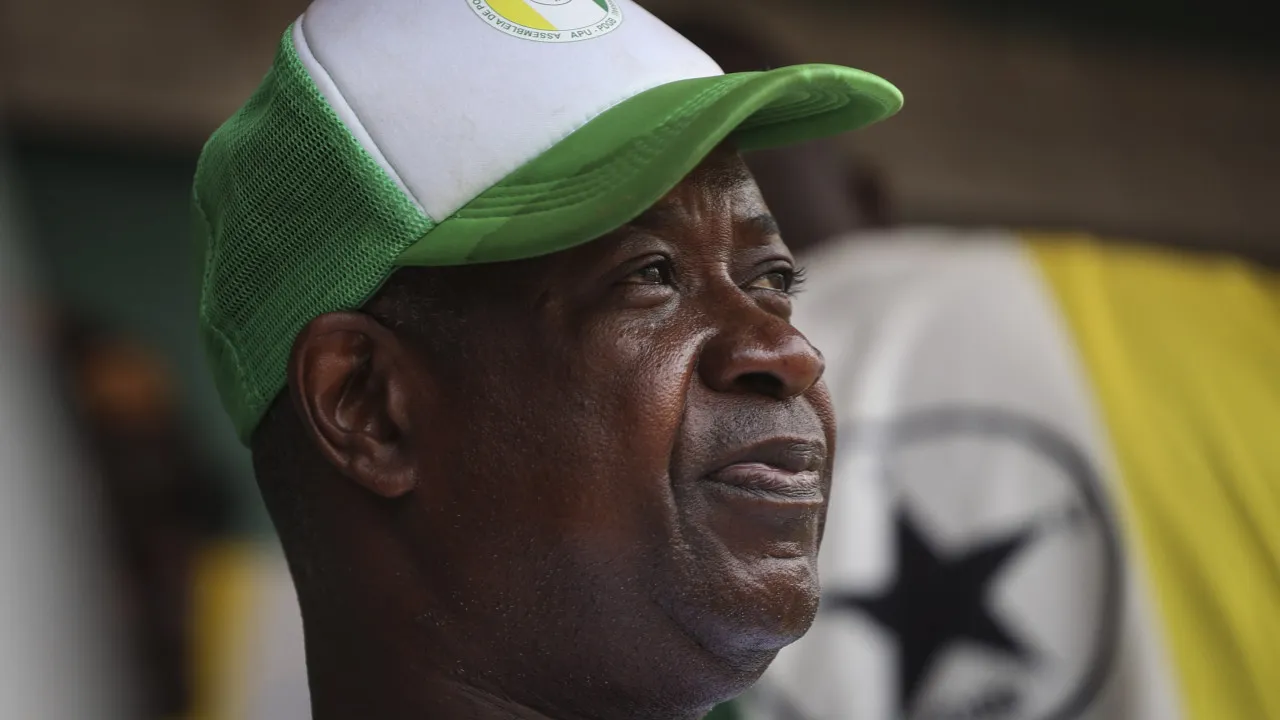 Oposição da Guiné-Bissau apela à "paralisia total do país" a partir de hoje