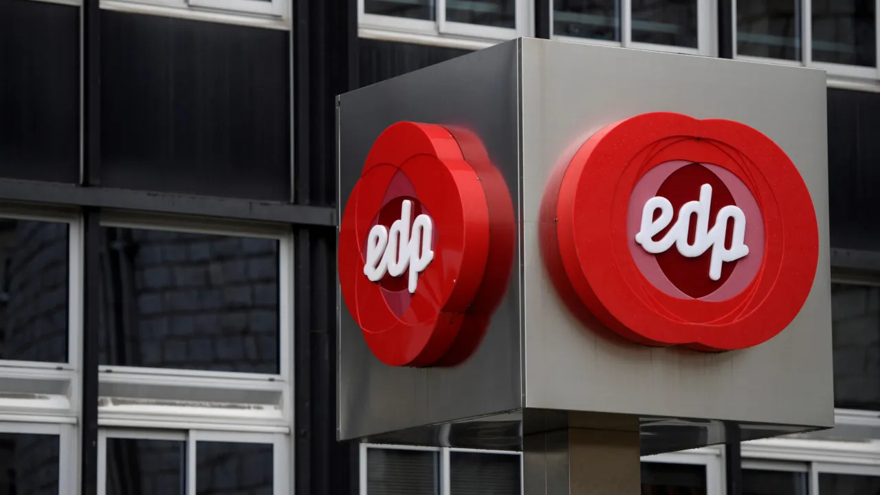 PSI em baixa com EDP Renováveis e EDP a descerem mais de 13% e de 5%
