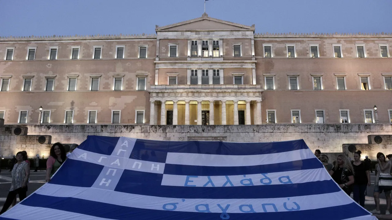 Parlamento da Grécia aprova Konstantinos Tasoulas como chefe de Estado