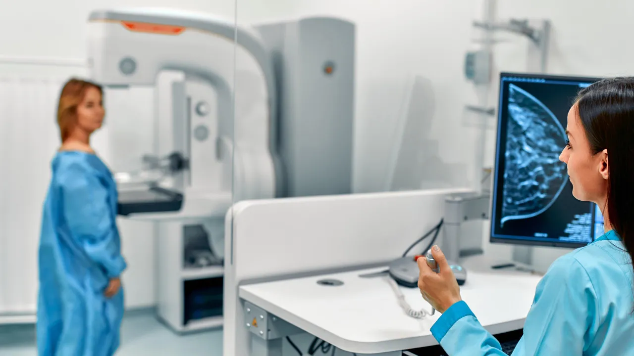 Quatro mulheres diagnosticadas com cancro da mama a cada minuto