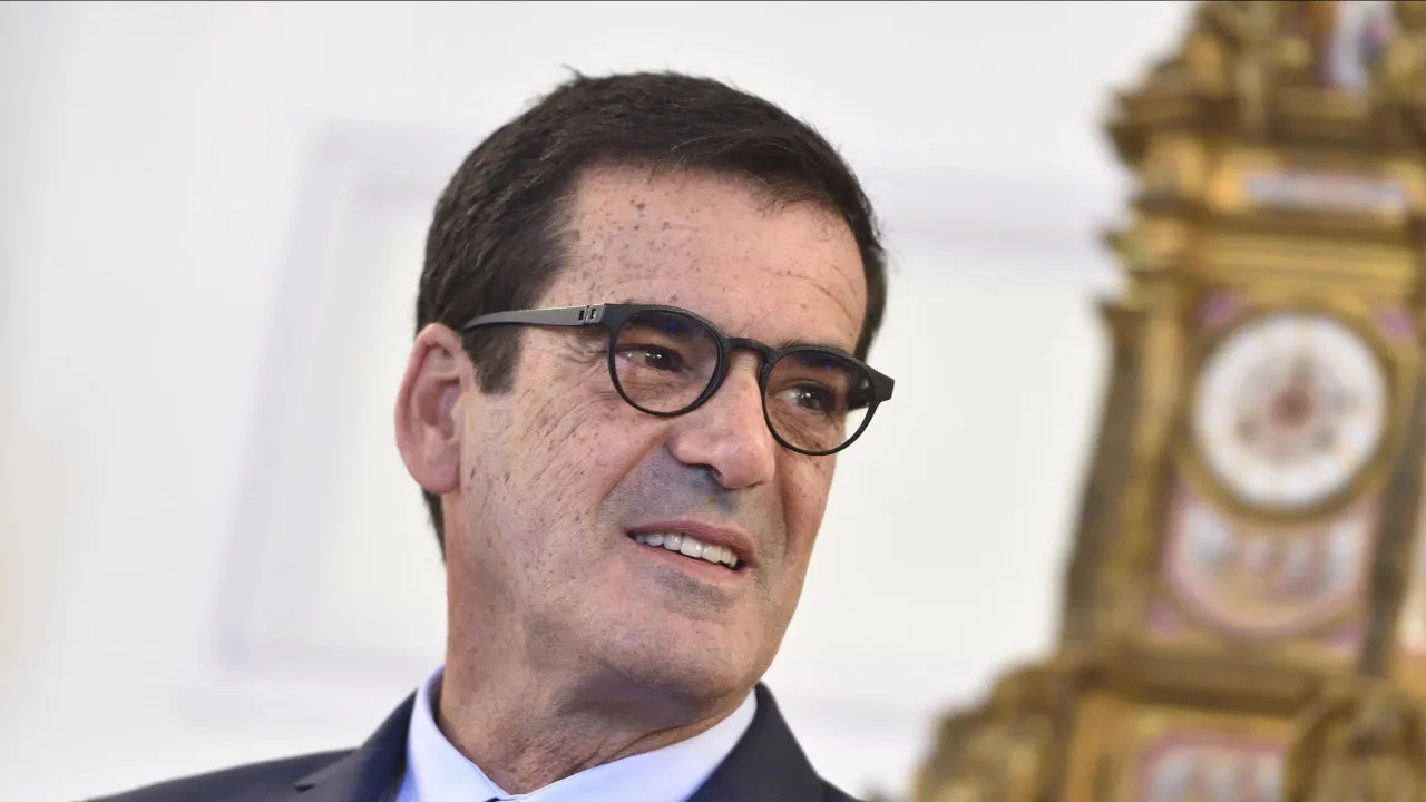 Rui Moreira decreta luto municipal por morte de Pinto da Costa