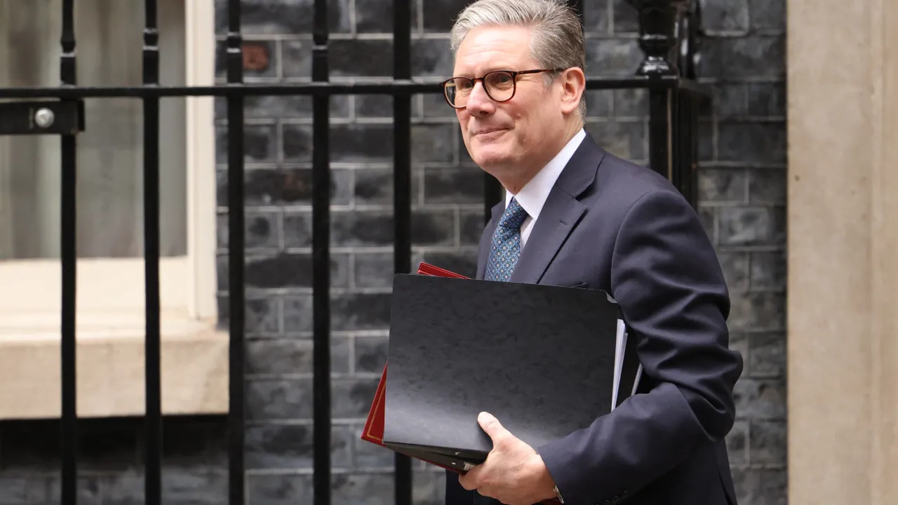 Starmer e Trump confirmam "visita em breve" do britânico aos EUA