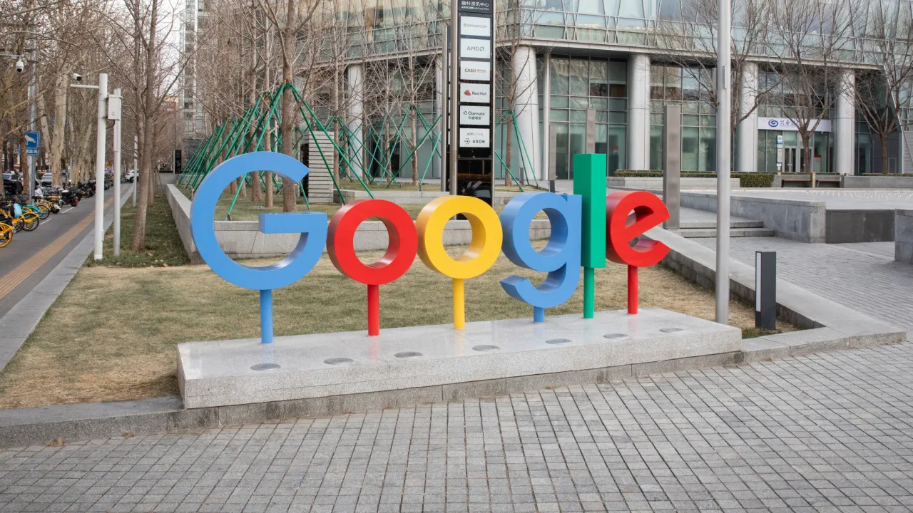 Tribunal da UE acusa Google de posição dominante no Android Auto