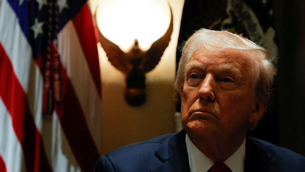 Trump descreve Putin como "tipo muito inteligente" e "astuto"
