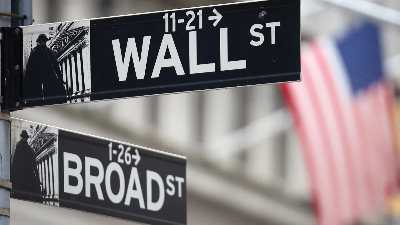 Wal Street fecha sem direção com investidores pessimistas