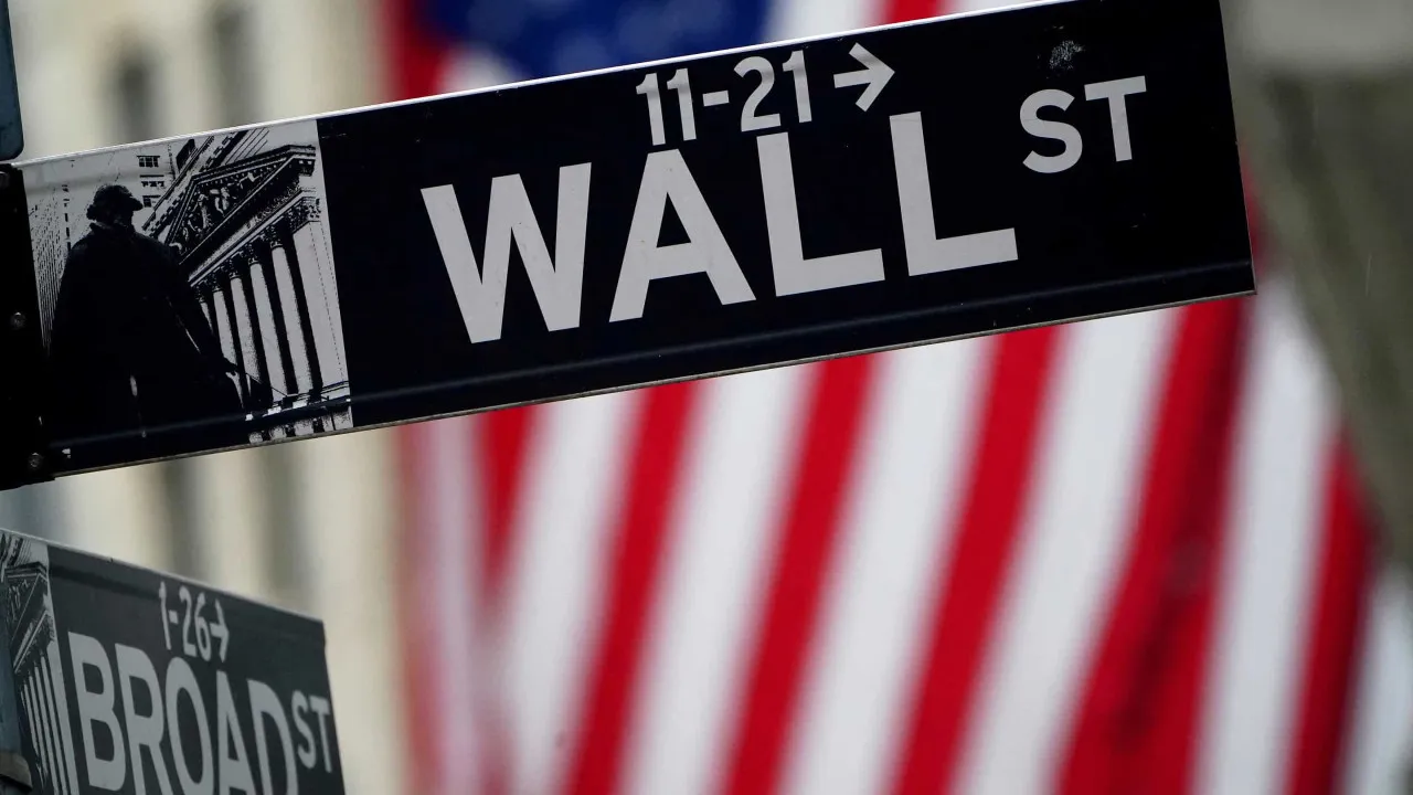 Wall Street inicia sessão sem rumo definido com tecnológicas sob pressão