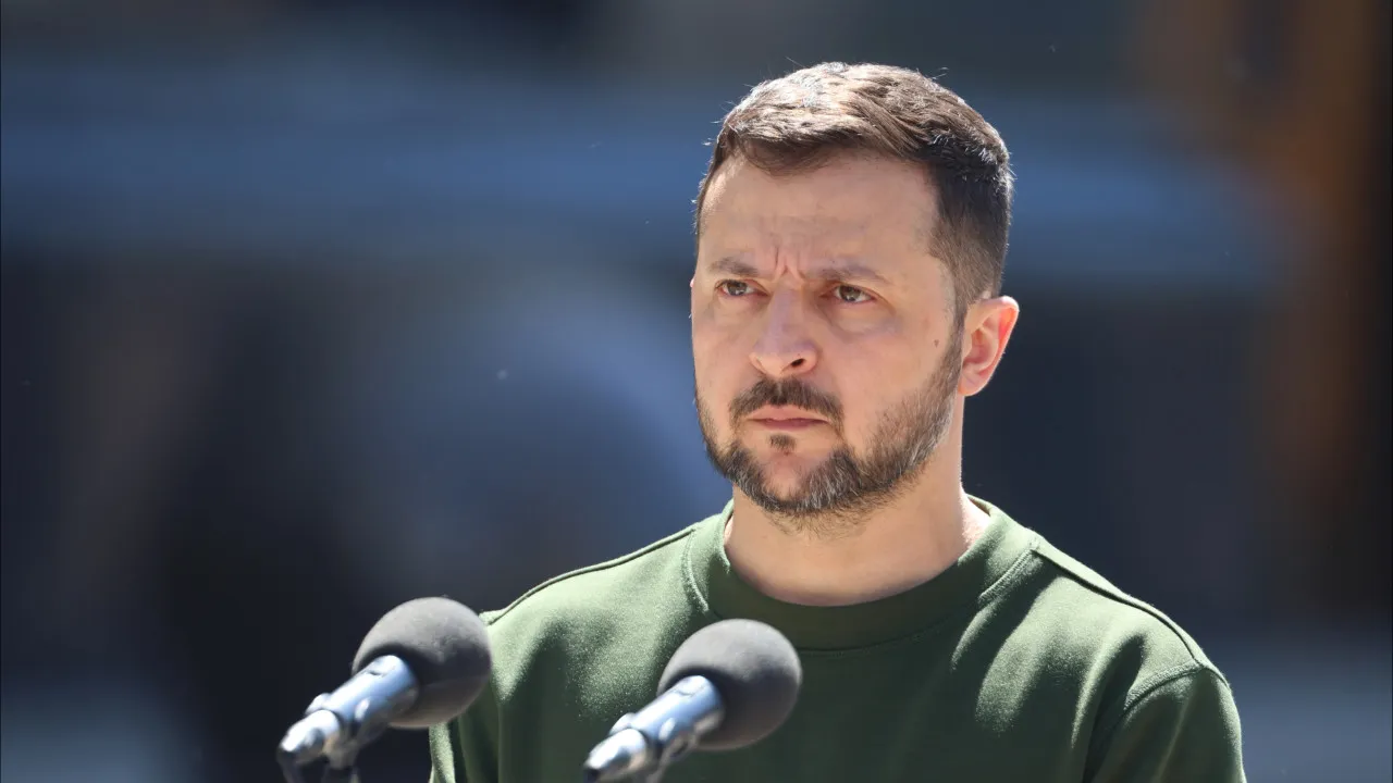 Zelensky alerta que países com "raízes russas" podem estar em risco