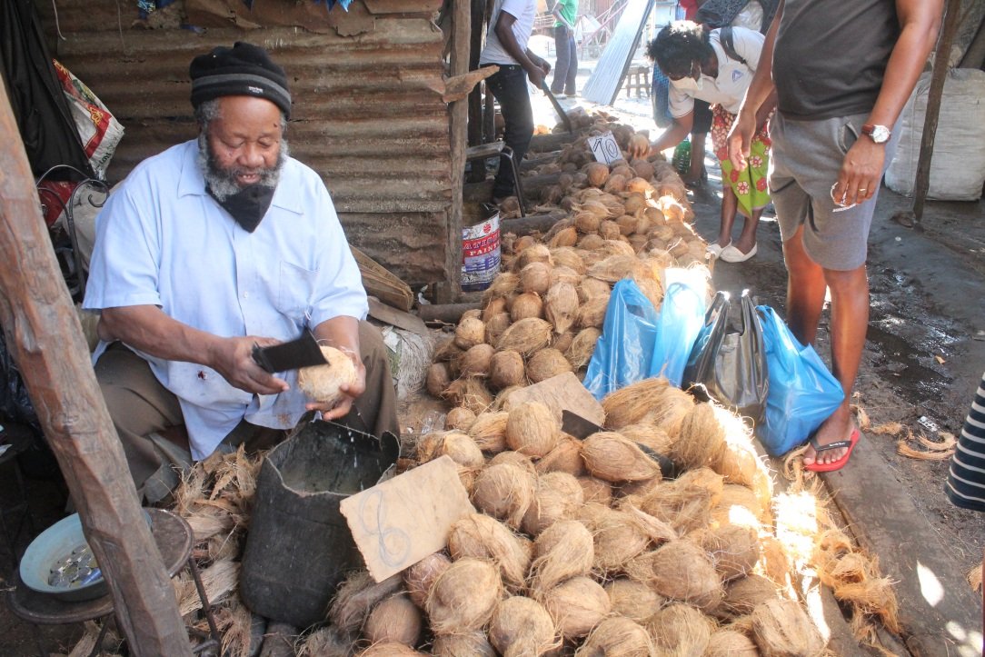 Comerciantes ameaçam agravar preço de coco