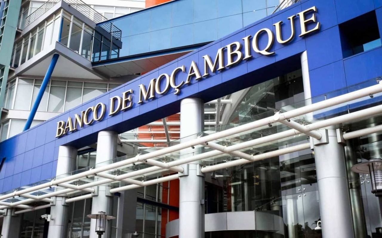 “Contas Bancárias Aumentaram Ligeiramente Durante o Quarto Trimestre de 2024”, BdM • Diário Económico