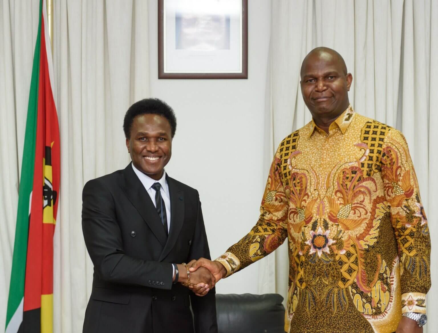 Encontro entre Daniel Chapo e Venâncio Mondlane promete acalmar tensões em Moçambique