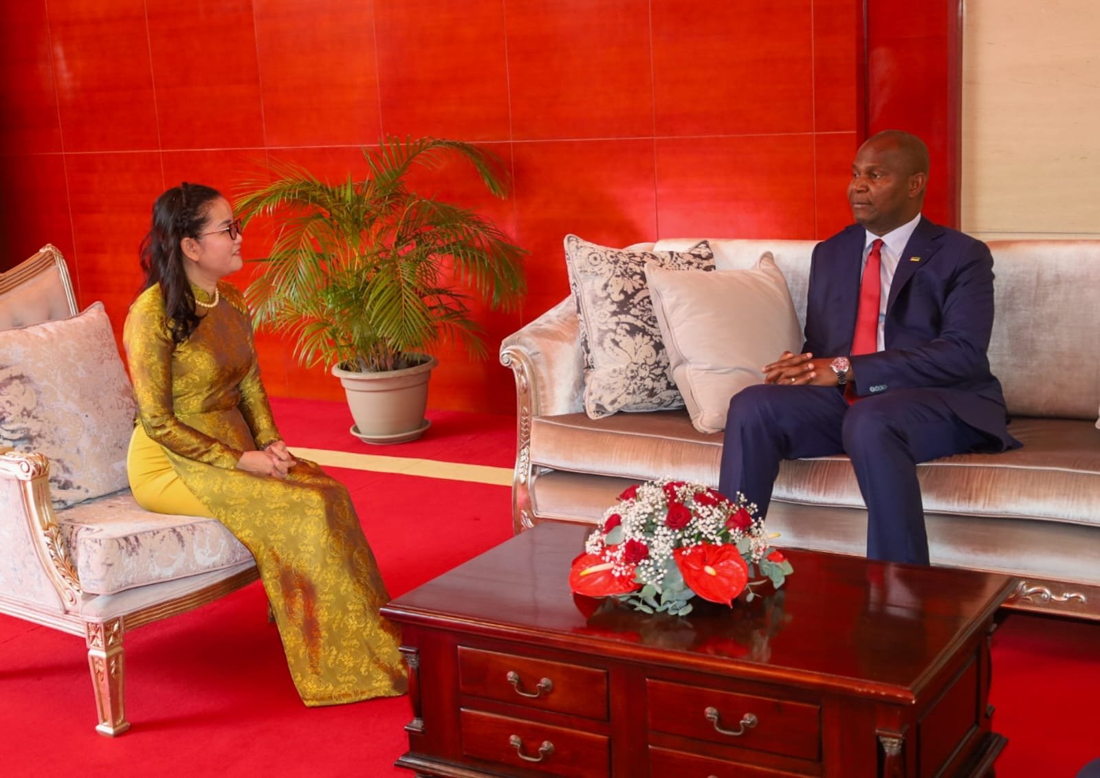 Moçambique reforça laços diplomáticos com Finlândia, Vietname e Ucrânia
