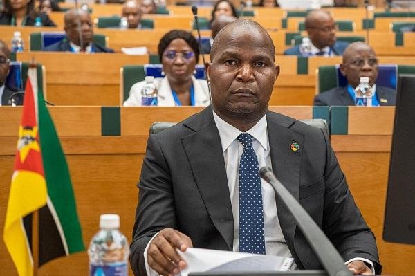PR Agradece a Donald Trump Pelo Financiamento de Quase 5 MM$ do Projecto Mozambique LNG • Diário Económico