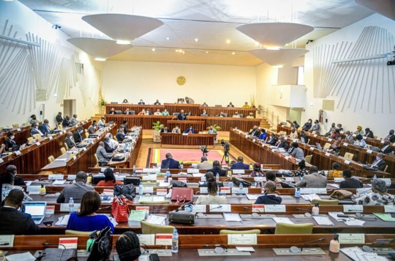 Referente à X legislatura: Primeira sessão ordinária do Parlamento inicia no dia 26 do mês corrente