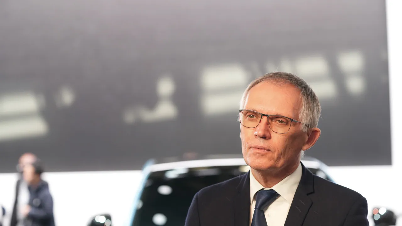 Acionistas da Stellantis votam pacote salarial para ex-CEO Carlos Tavares