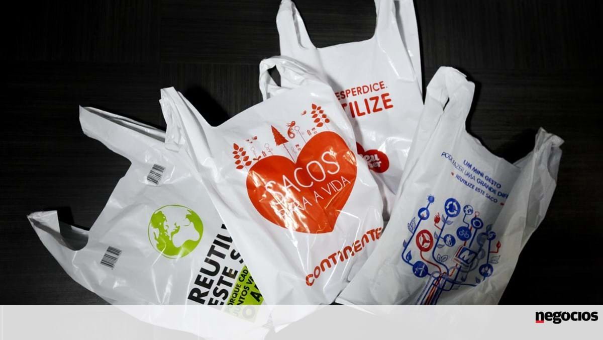 Até 2030, europeus vão receber em casa quase 22 mil milhões de sacos de plástico - Ambiental