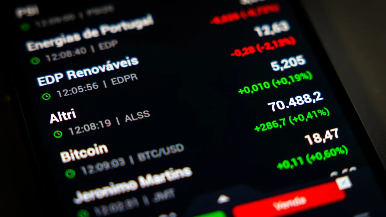Bolsa de Lisboa abre a subi 1,02%