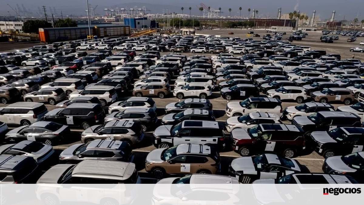 Carros, iPhones e computadores. Empresas dos EUA acumulam stock para fintar tarifas - Américas
