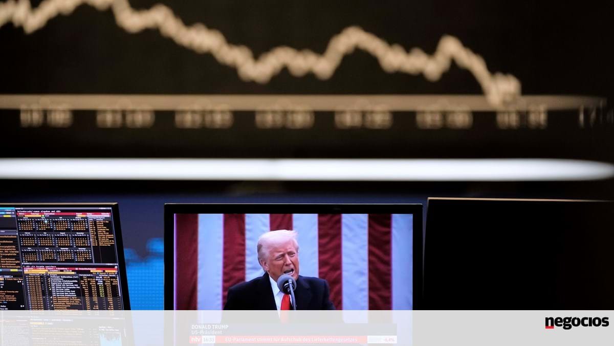 Democratas suspeitam que Trump manipulou mercados ao sugerir compra de ações - Américas