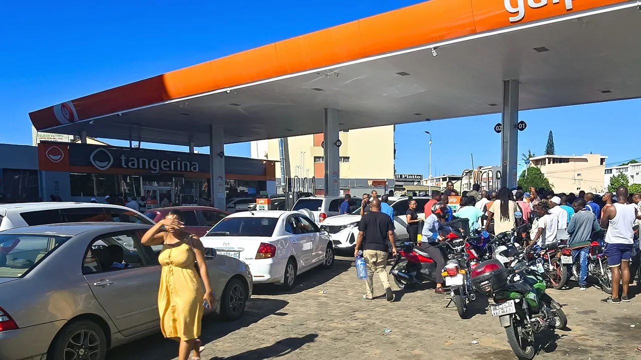 Fatura de Moçambique com importação de combustíveis caiu 15% em 2024