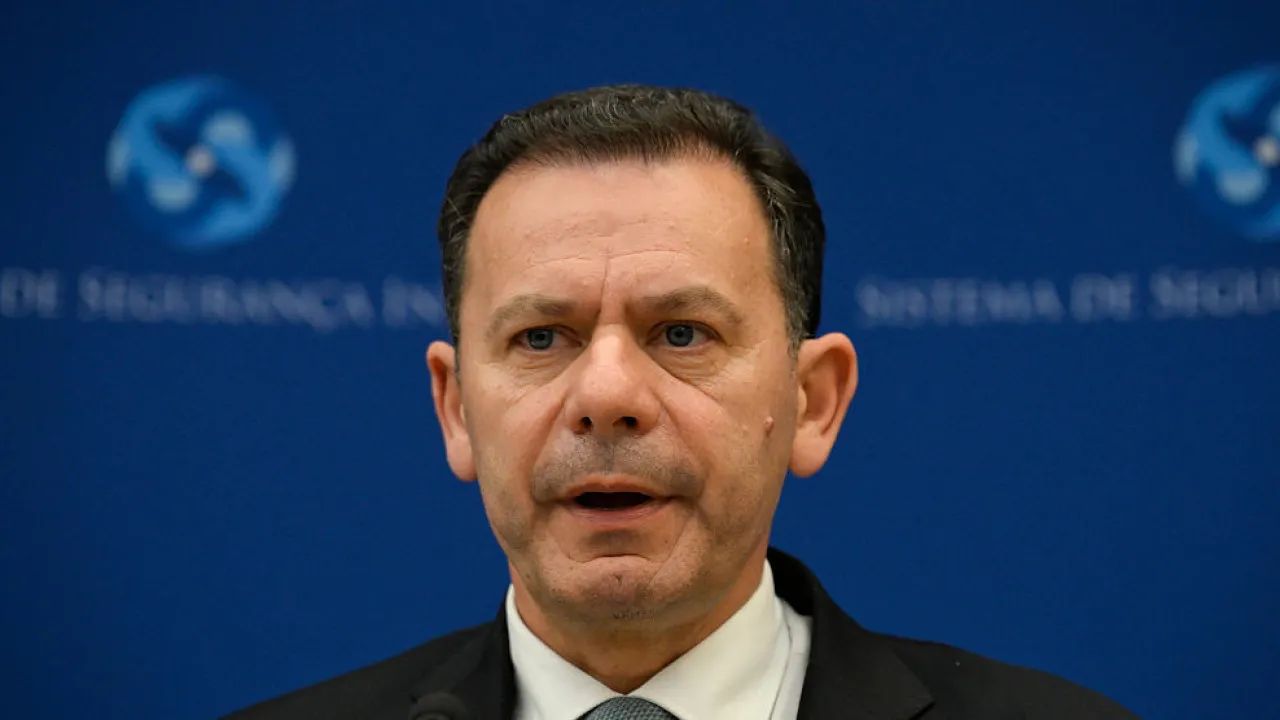Governo lança pacote "superior a 10 mil milhões" em resposta às tarifas