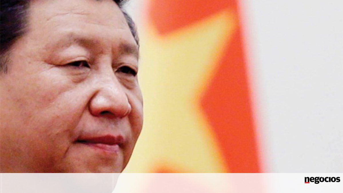 Líderes chineses reúnem-se para discutir tarifas. Pequim garante que moeda resiste - Mundo