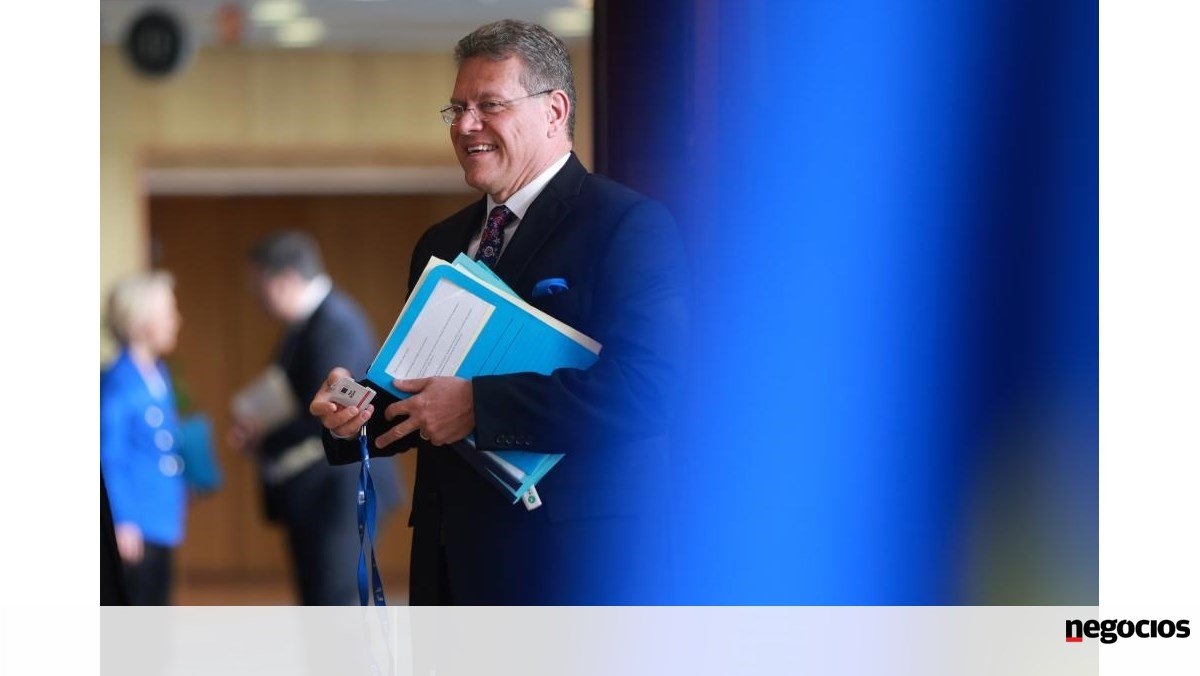 Negociações com EUA sem progressos deixam UE sem fé em volte-face nas tarifas - Economia
